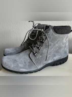 Propet Delaney Womens water resistant boots, gray, women’s size 10.